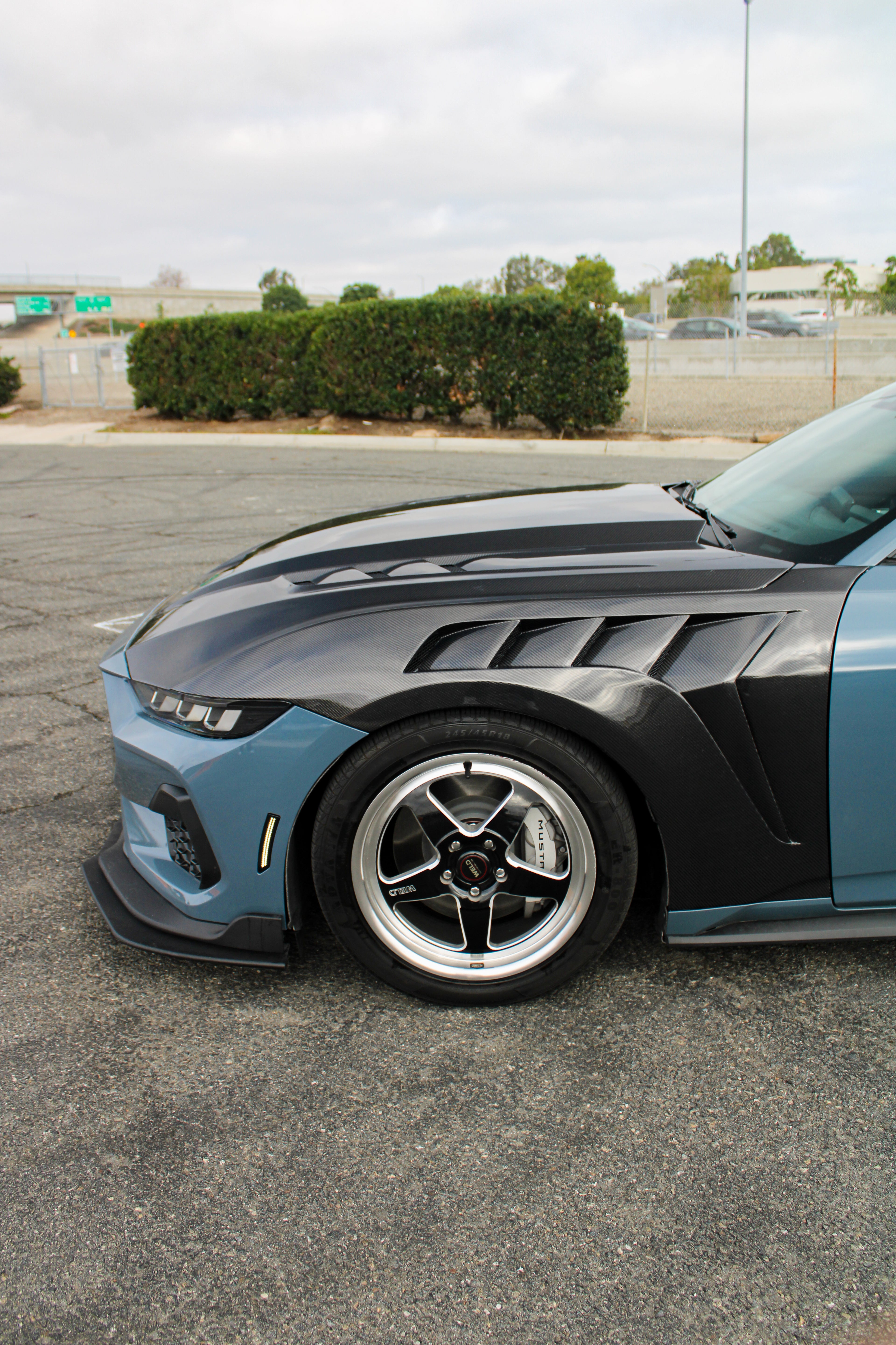 2024 MUSTANG GTD CARBON FIBER FENDERS