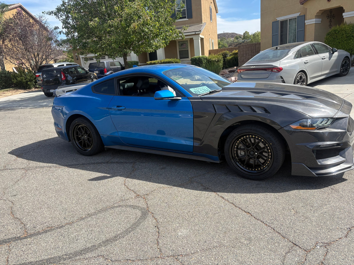2015-2023 MUSTANG GTD CARBON FIBER FENDERS
