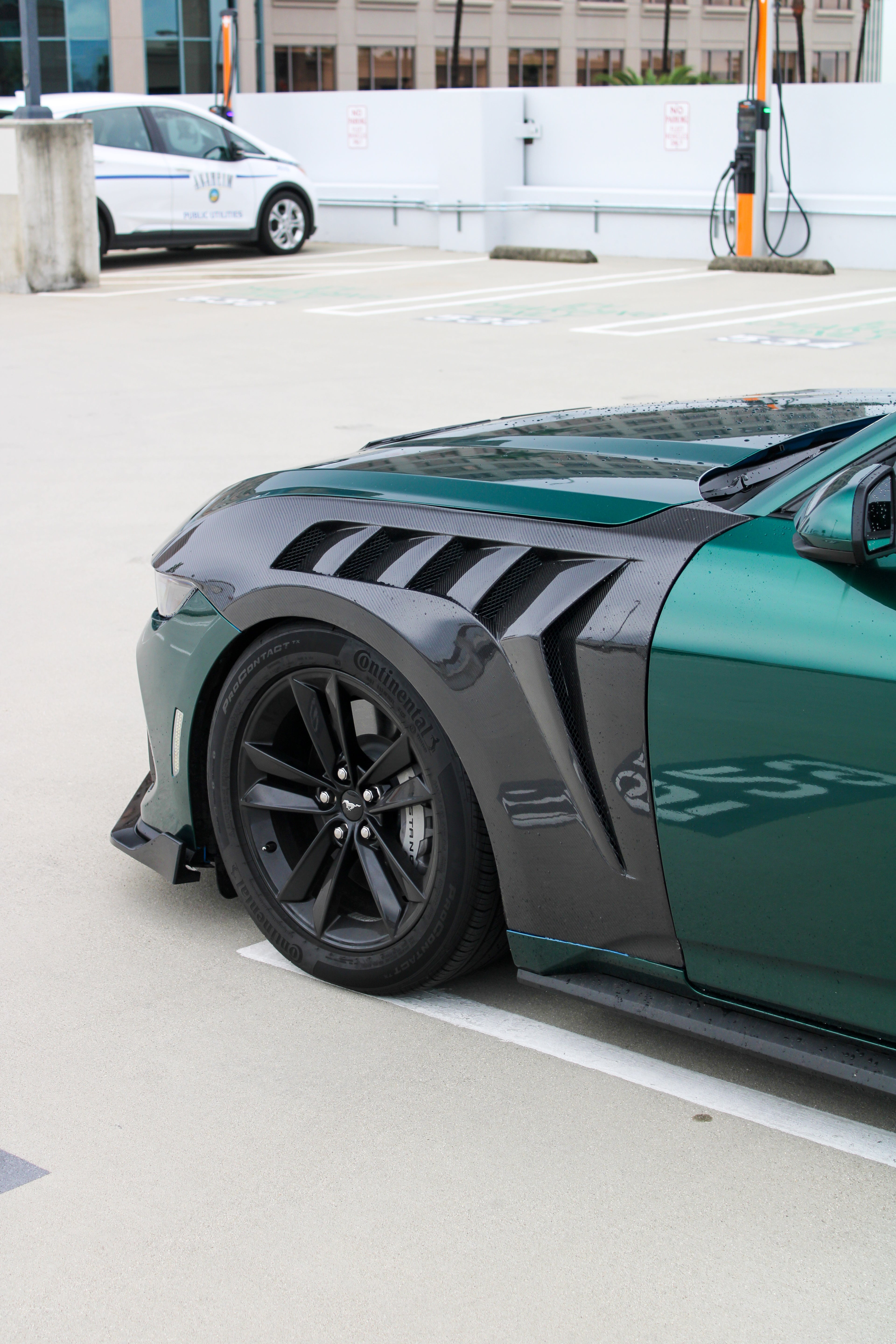2024 MUSTANG GTD CARBON FIBER FENDERS
