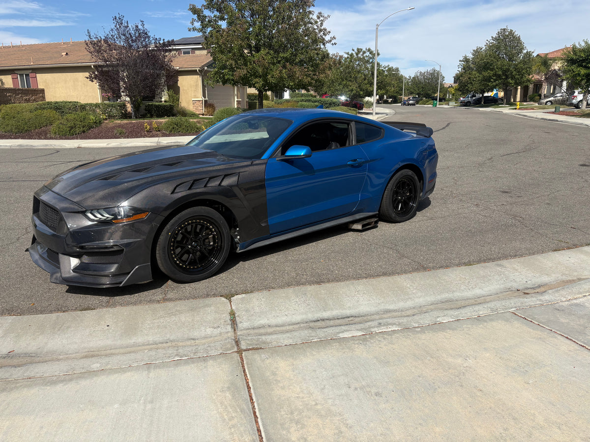 2015-2023 MUSTANG GTD CARBON FIBER FENDERS