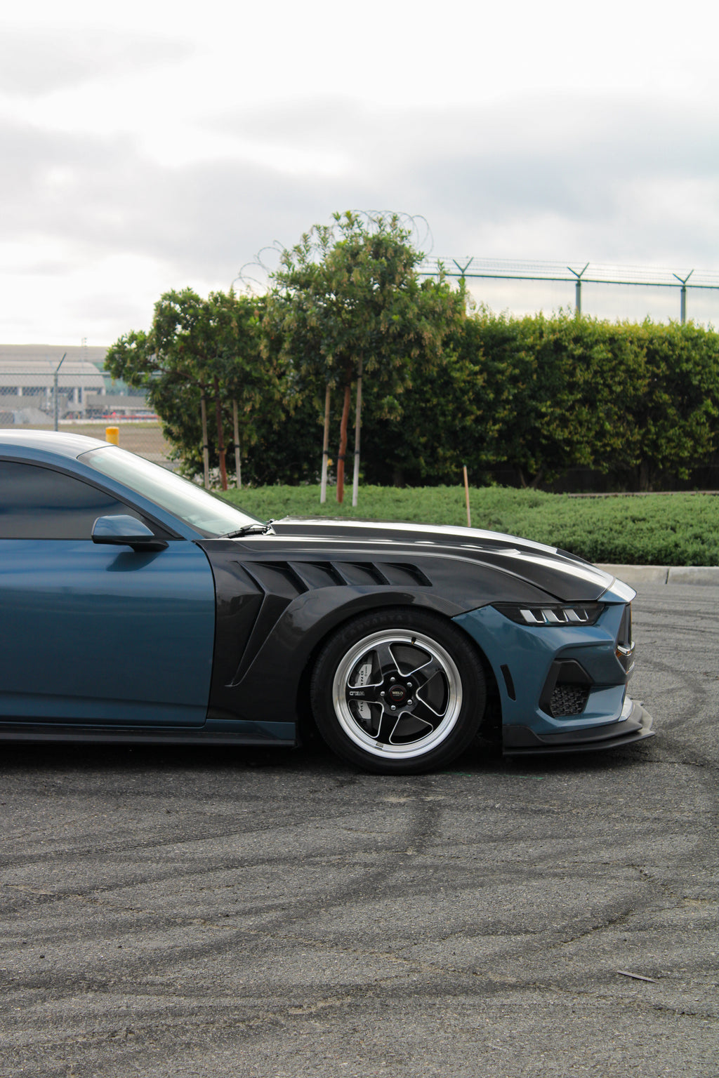 2024 MUSTANG GTD CARBON FIBER FENDERS