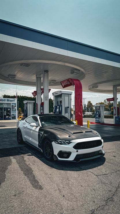 MUSTANG GT4-R CARBON FIBER FENDERS