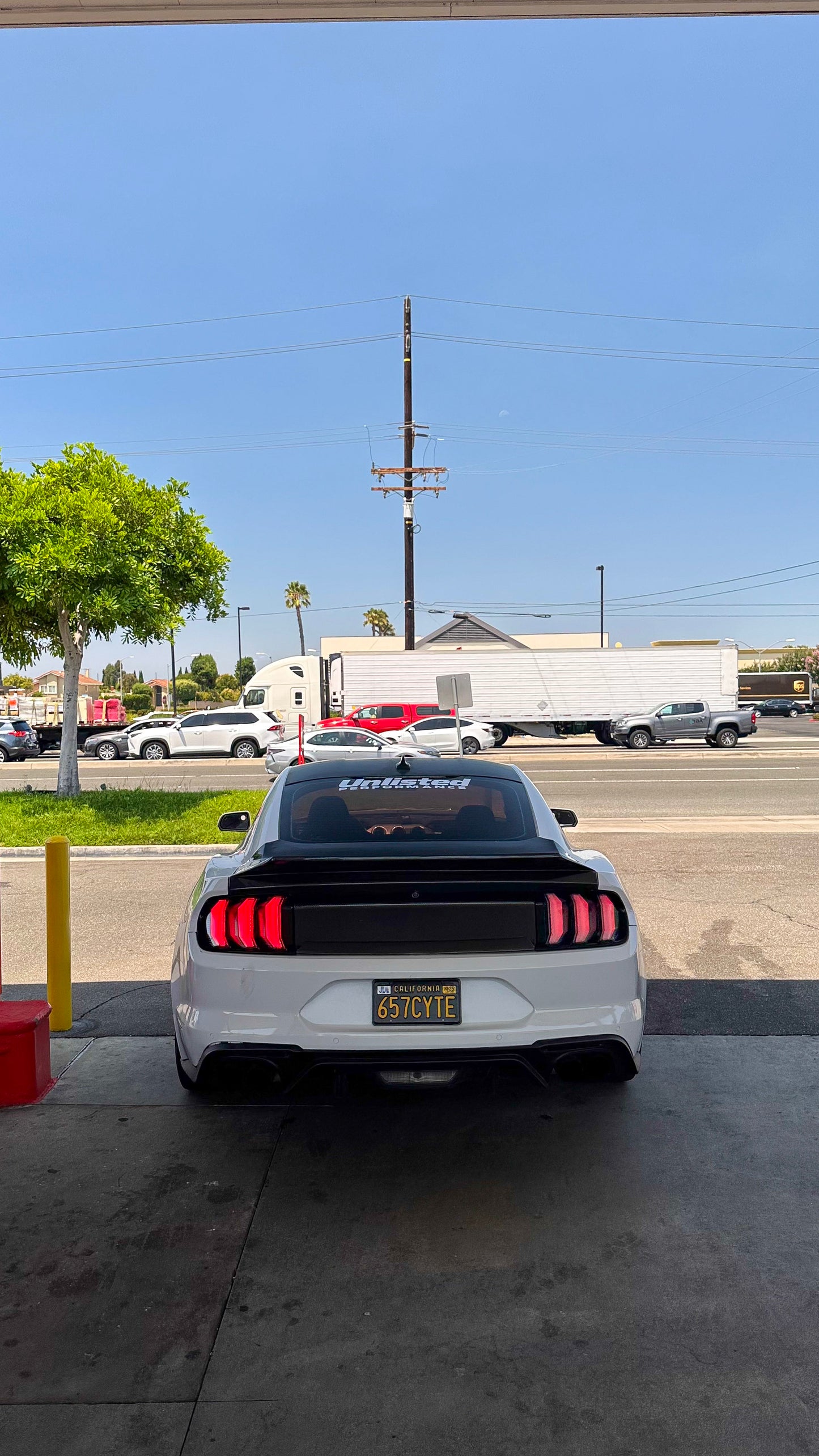 2015-2023 MUSTANG DUCKTAIL CARBON FIBER TRUNK